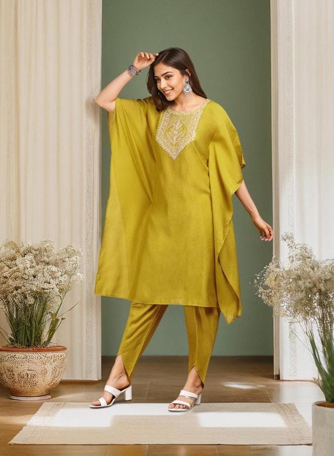 Ishin Embroidered Round Neck Kurta Trousers Set - Image 1