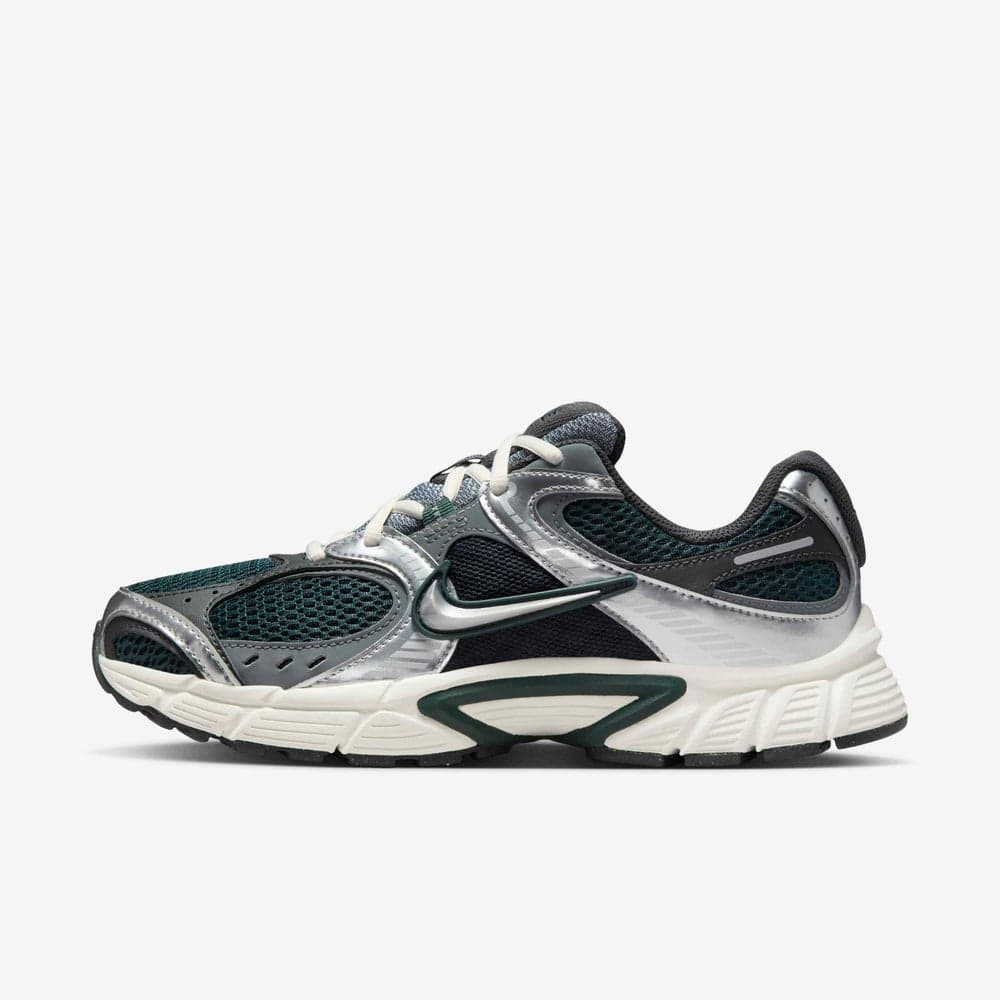 Women's V5 RNR Low Top Shoes - Image 1