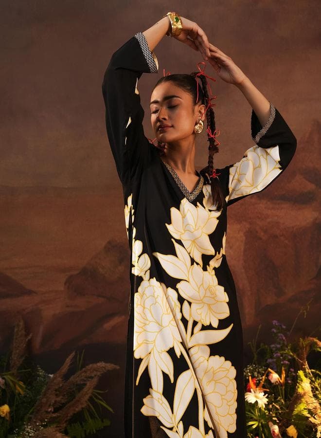 Women's Black Rayon Printed Straight Fit Kurta Set - Image 1