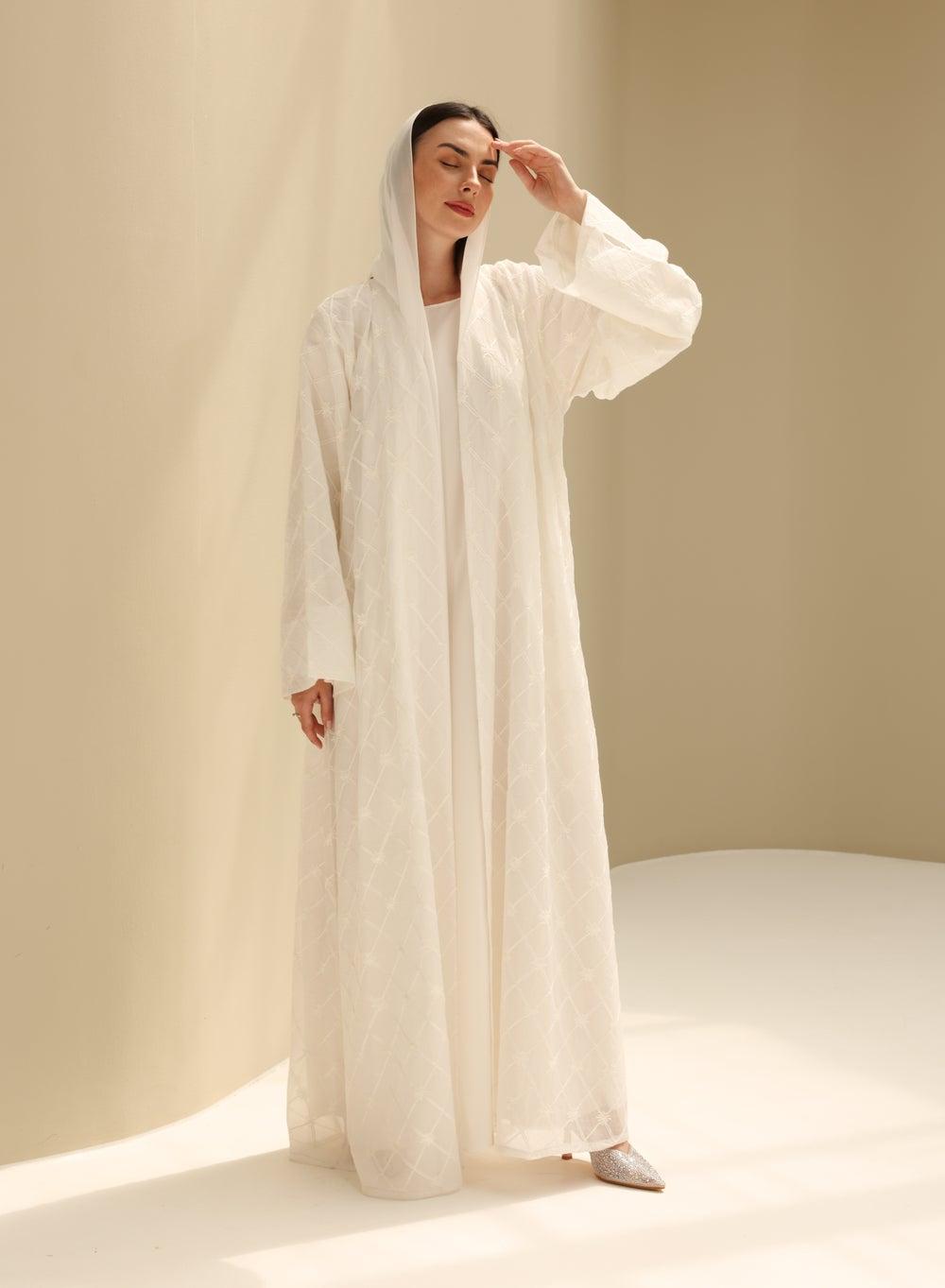 Zeh Nūr White Organza Crepe Bisht Abaya - Image 1