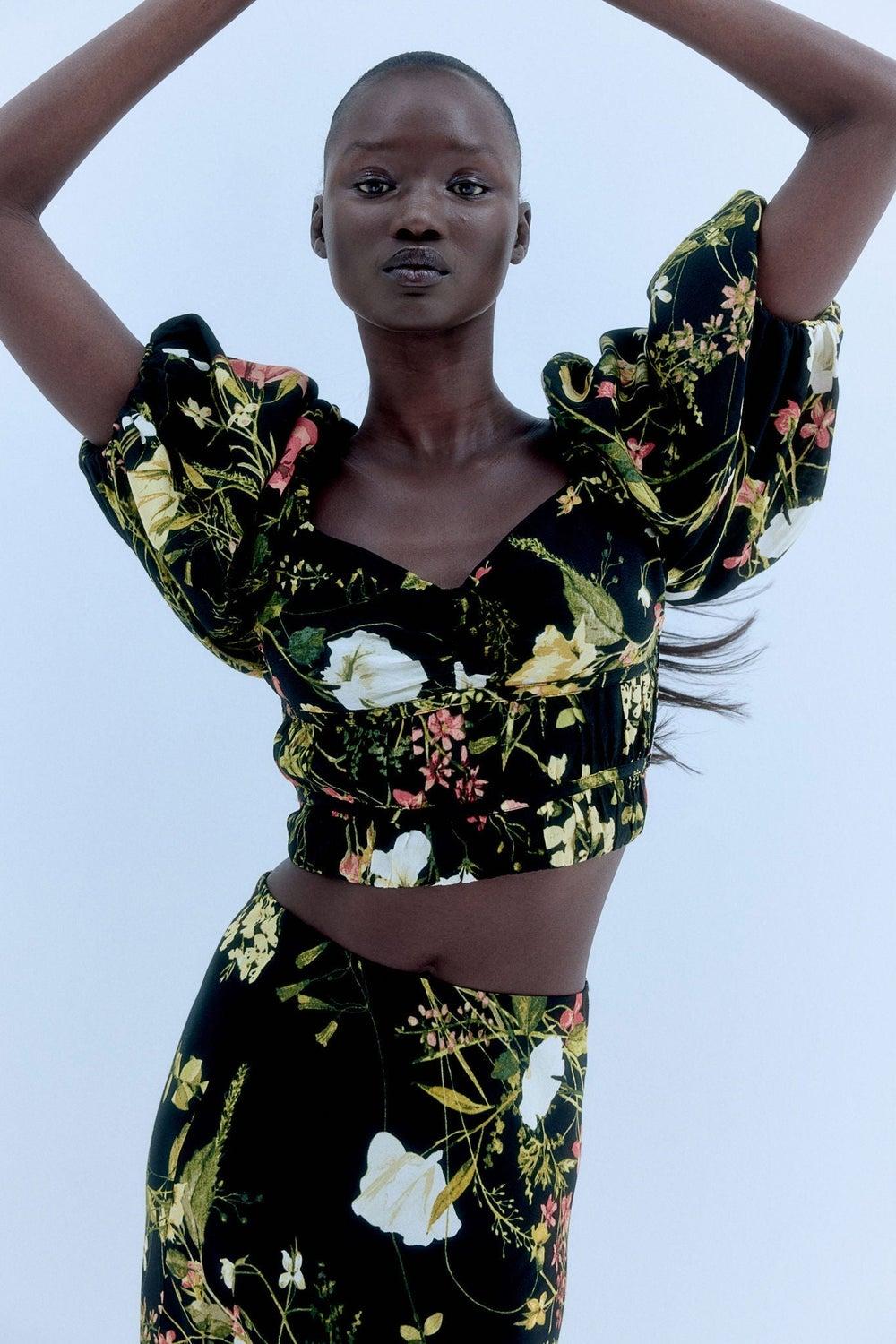 Cropped Sweetheart Blouse with Balloon Sleeves - Image 1