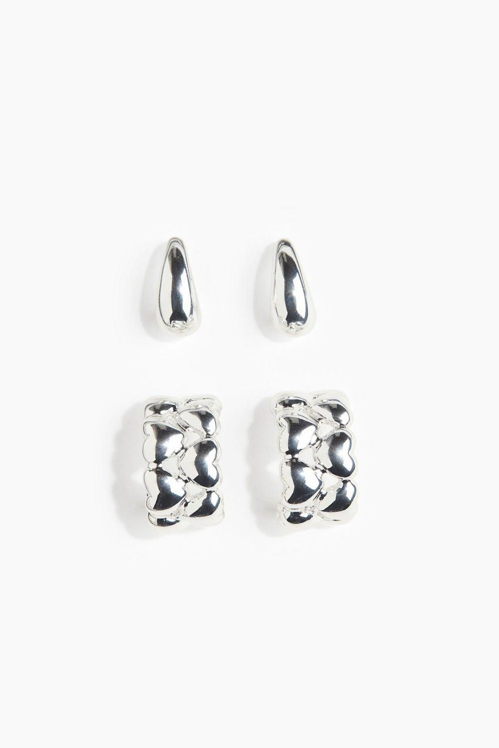 2 Pairs Hoop Earrings in Mixed Designs - Image 1