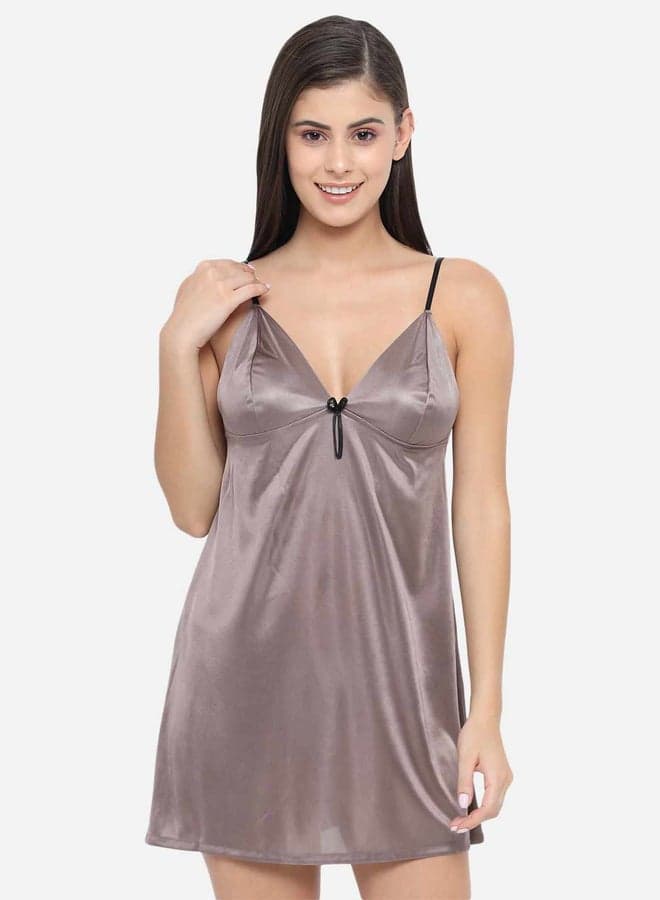 KLAMOTTEN Solid V Neck Strappy Satin Babydoll - Image 1