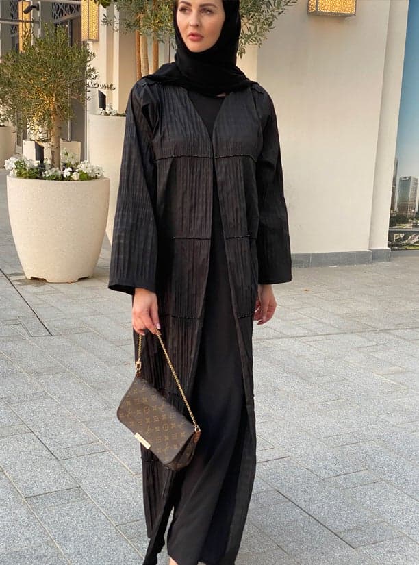 Embroidered Wrinkled Abaya with Elegant Detailing - Image 1