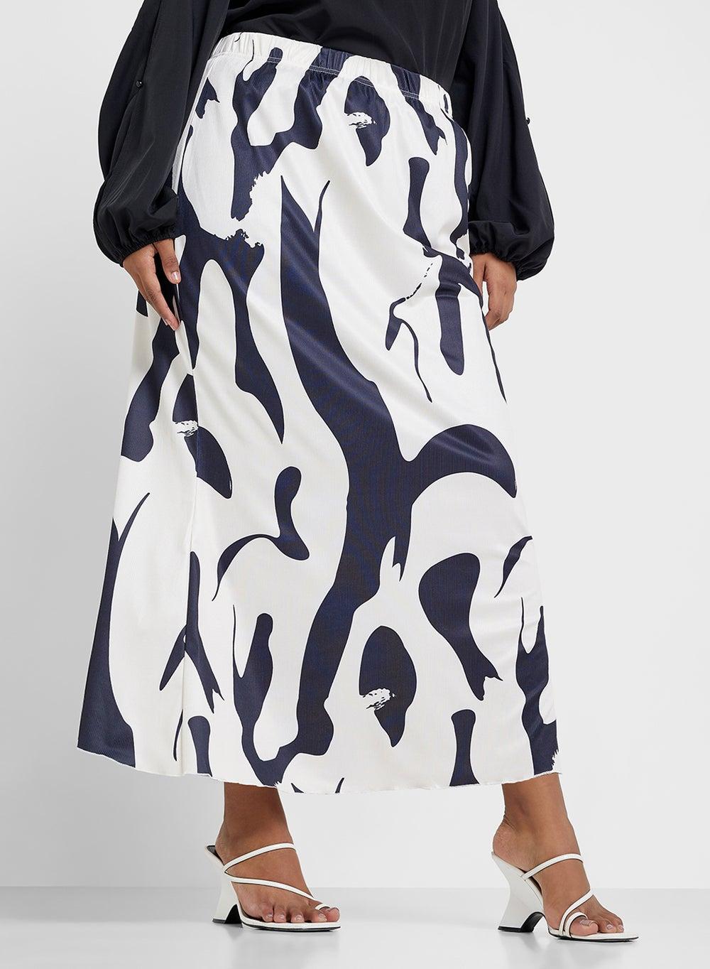 Monochrome Midi Skirt for Effortless Everyday Styling - Image 1