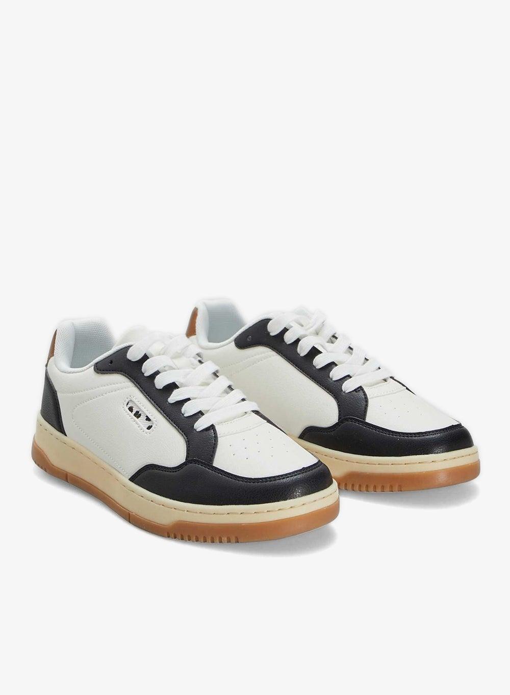 White Low-Top Trainers for Everyday Wear - Image 1