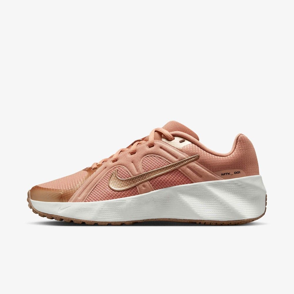 Women's Metro Tek Low Top Shoes - Image 1