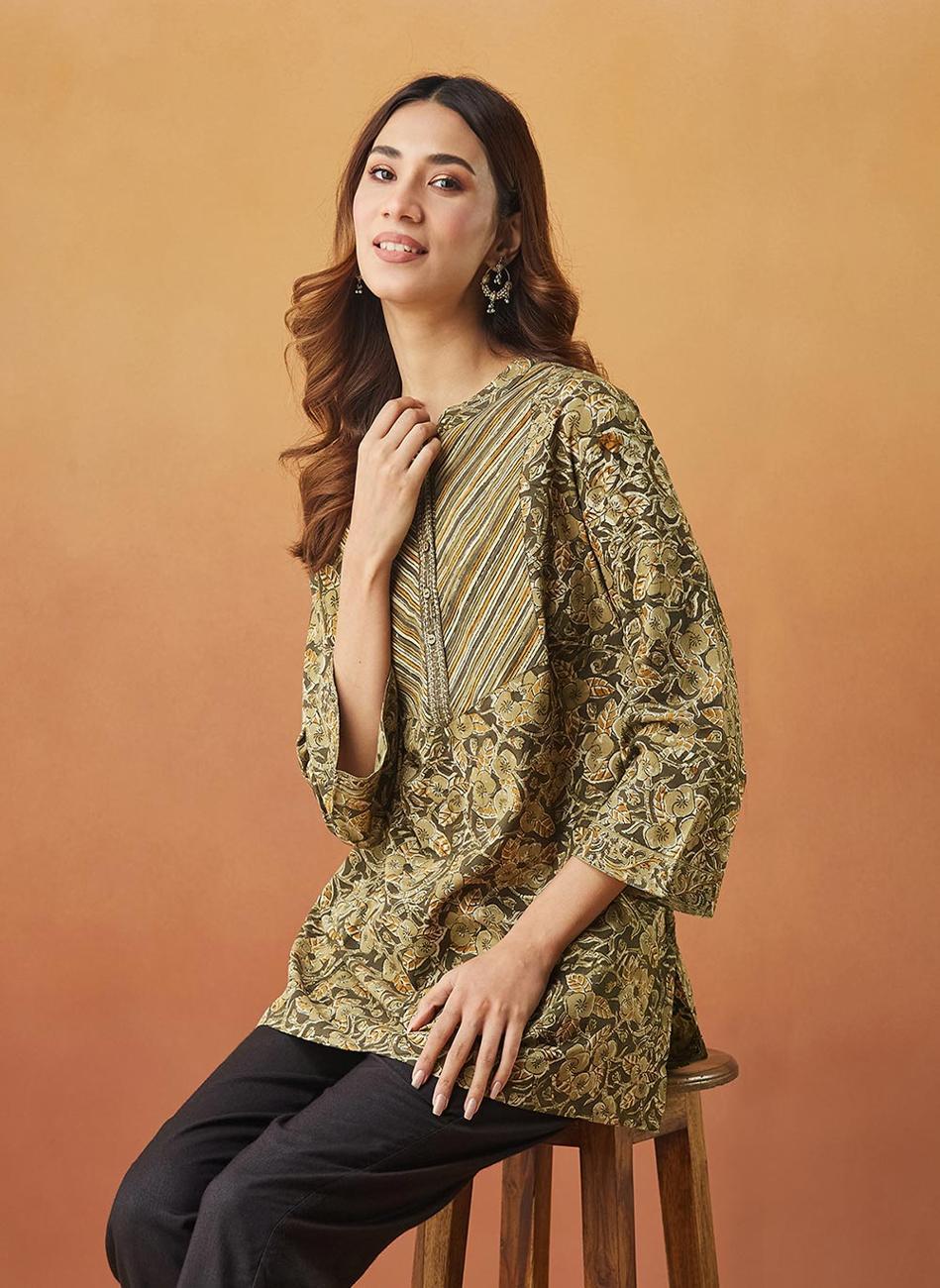 Green Cotton Kalamkari Printed Short Kurta - Image 1