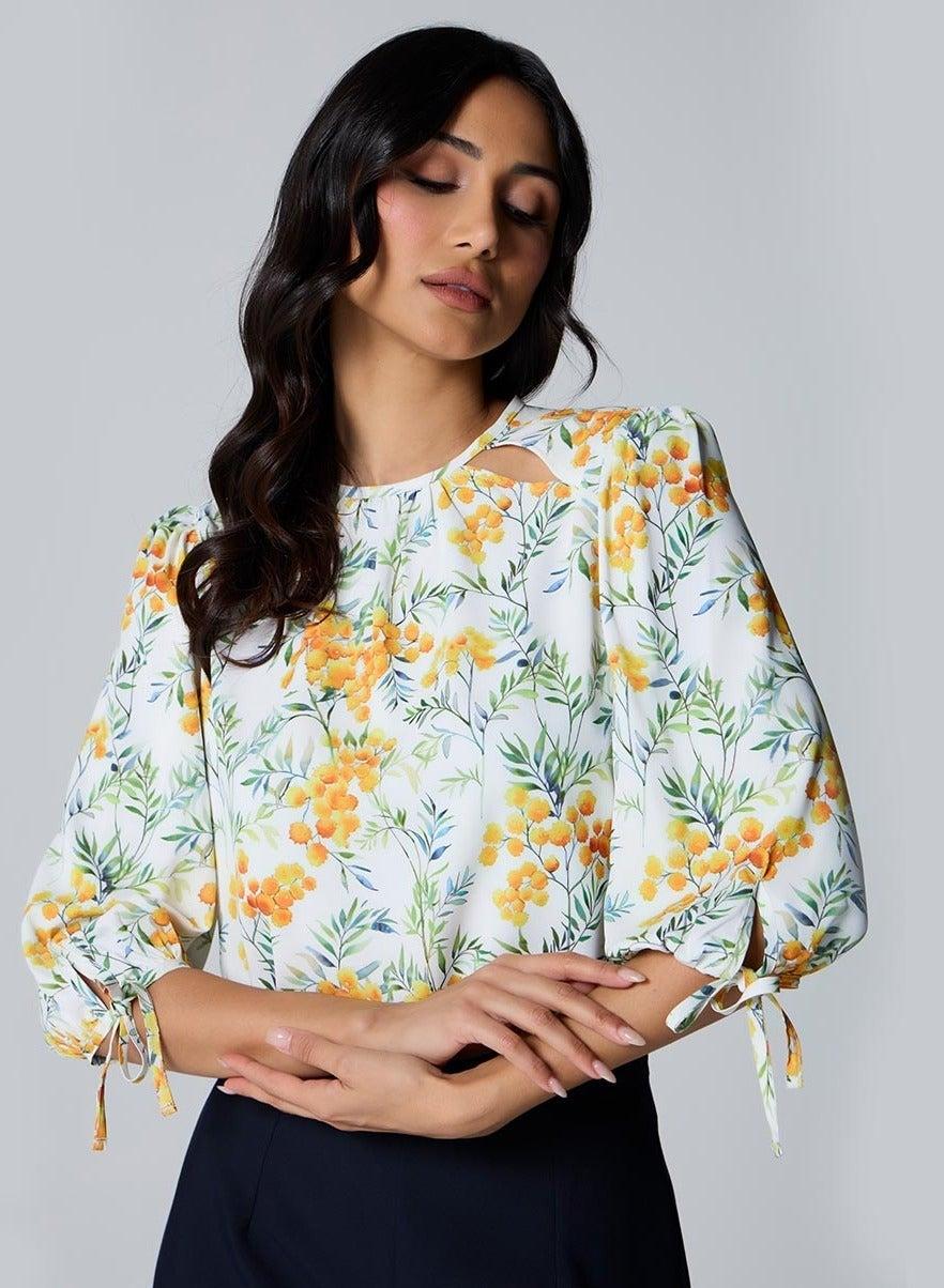 Neck Detailed Half Sleeve Floral Printed Top - Image 1