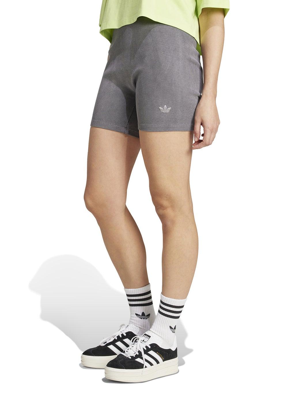 Essential Ribbed 1/4 Washed Shorts - Image 1
