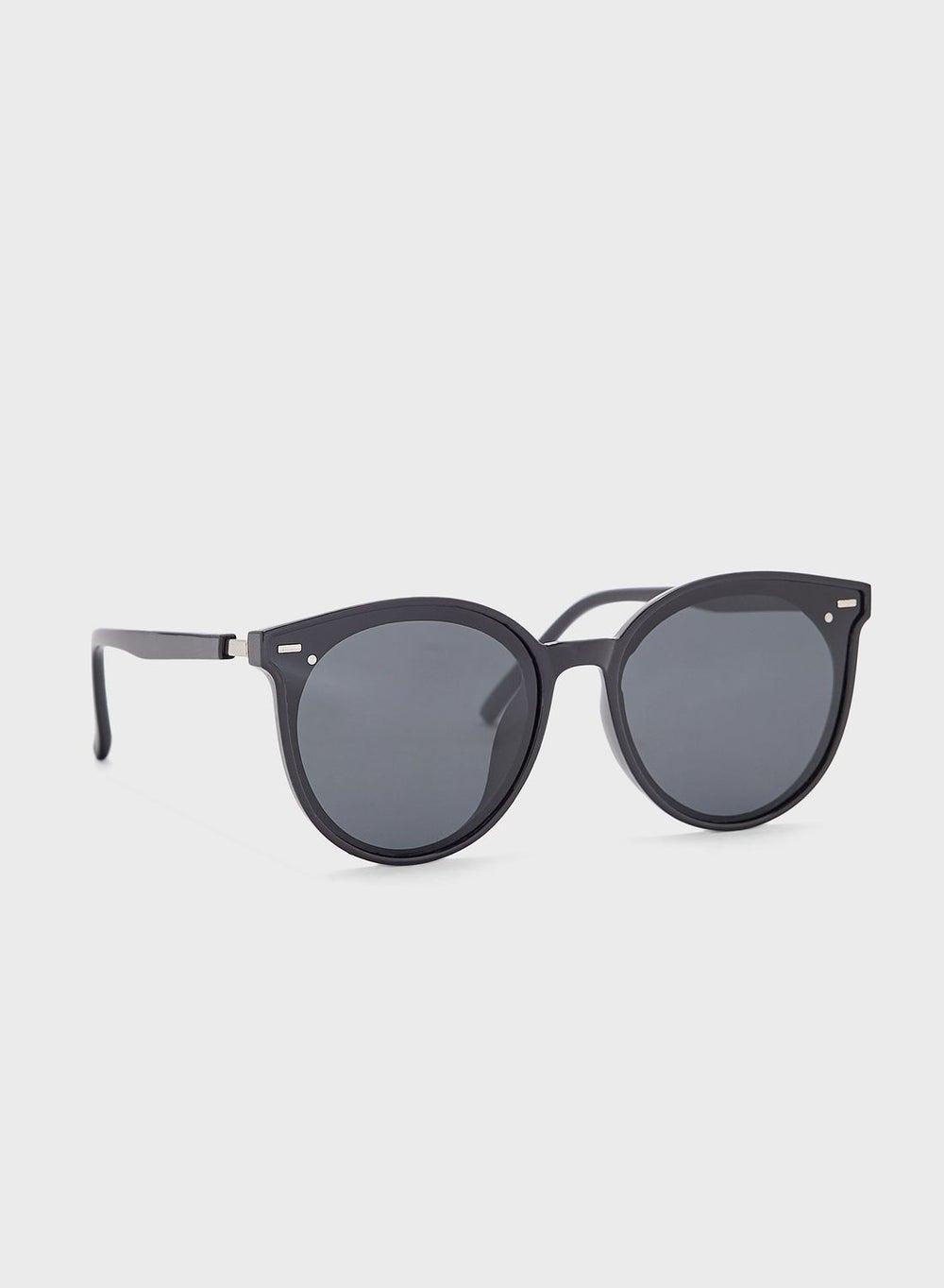 Polarized Wayfarer Sunglasses with UV Protection - Image 1