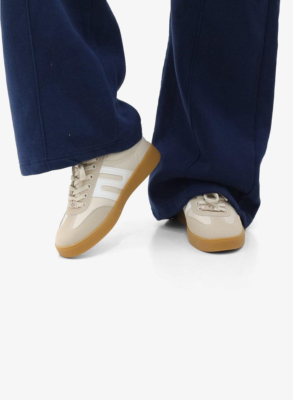 BAMBA Low Lace-Up Casual Sneaker - Image 1