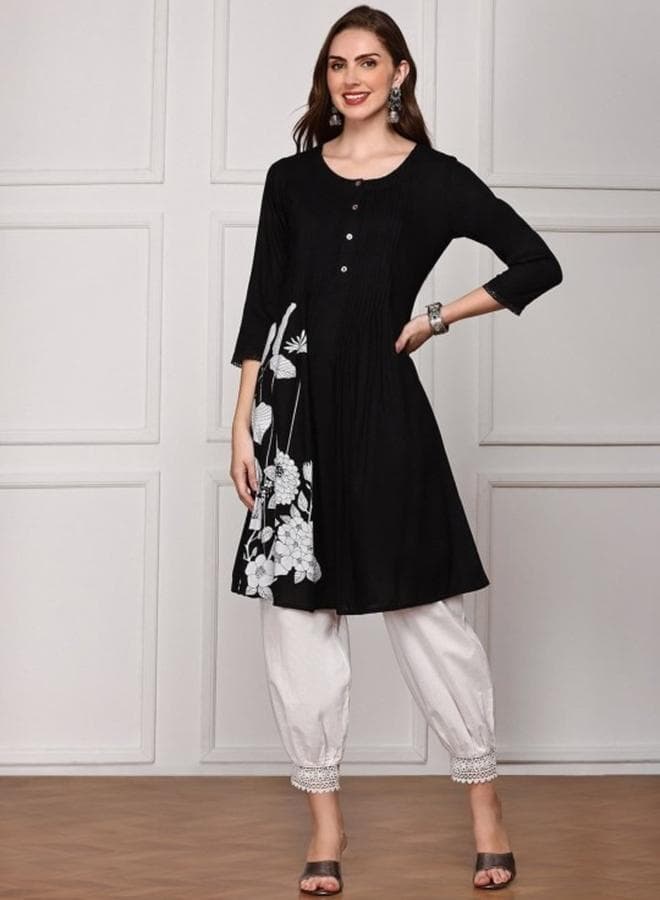 Women's Black Rayon Printed Straight Fit Kurta - Image 1
