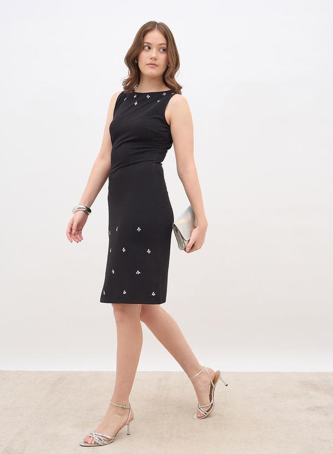 Embellished Sleeveless Sheath Knee-Length Dress - Image 1