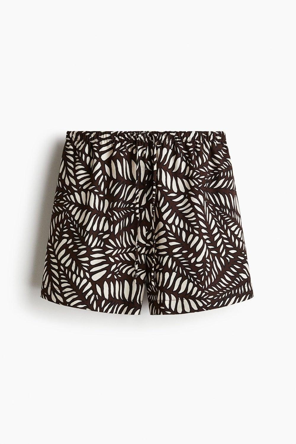 Loose-Fit Drawstring Shorts with Side Pockets - Image 1