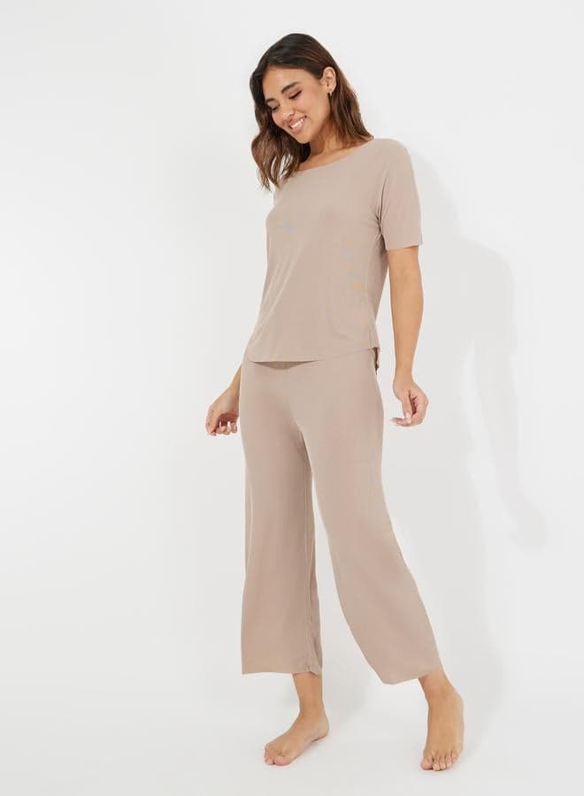 Texture Seamless Beige Pyjama Set with Cropped Wide-Leg Pants - Image 1