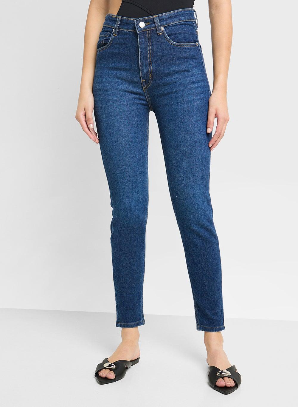 Women's Skinny Fit Jeans for a Sleek, Close Fit - Image 1