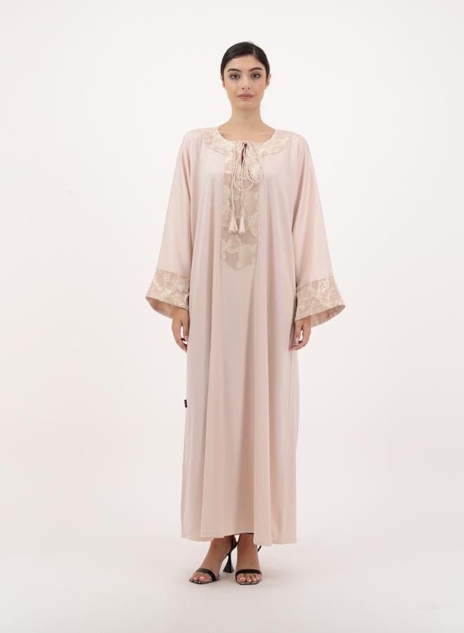 Embellished Closed Kaftaan with Sheila - Image 1